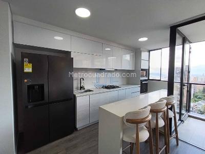 Apartamento en arriendo en Lalinde, Medellín · foto 4 de 14