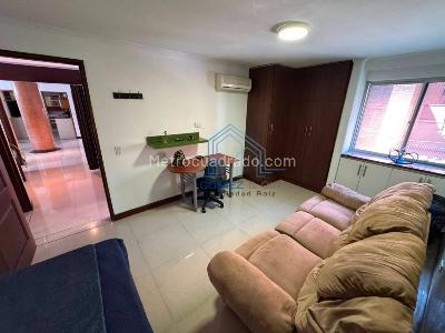 Apartamento de 3 alcobas en venta en Laureles, Medellín, 180 m² · foto 16 de 20