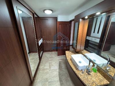 Apartamento de 3 alcobas en venta en Laureles, Medellín, 180 m² · foto 3 de 20