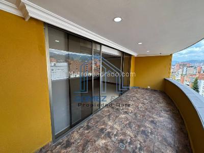 Apartamento en venta en Laureles, Medellín · foto 3 de 20
