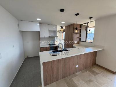 Apartamento de 3 alcobas en venta en El Tesoro, Medellín, 160 m² · foto 2 de 20