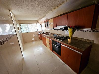 Apartamento de 3 alcobas en venta en El Recreo Usaquen, Bogotá, 67 m² · foto 3 de 13