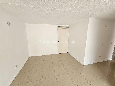 Apartamento de 3 alcobas en venta en El Recreo Usaquen, Bogotá, 67 m² · foto 5 de 13