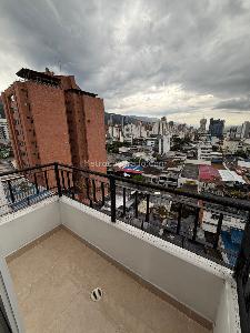 Apartamento de 4 alcobas en venta en La Aurora, Bucaramanga, 110 m² · foto 3 de 12