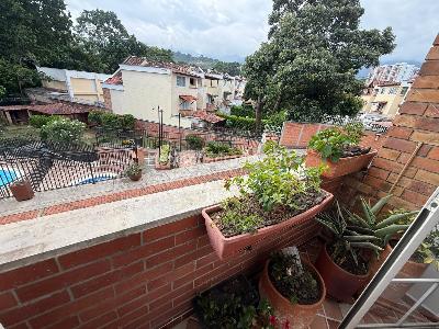 Casa de 4 alcobas en venta en Anillo Vial, Floridablanca, 136 m² · foto 2 de 16