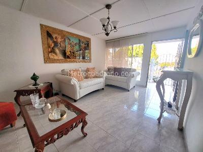 Casa de 4 alcobas en venta en Los Pinos, Barranquilla, 285 m² · foto 2 de 20