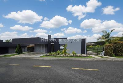 Casa en venta en Condina, Pereira · foto 2 de 9