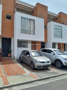 Casa en venta en Pereira, Pereira · foto 2 de 9