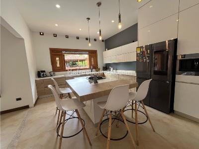 Casa de 5 alcobas en arriendo en Cerritos, Pereira, 900 m² · foto 3 de 20