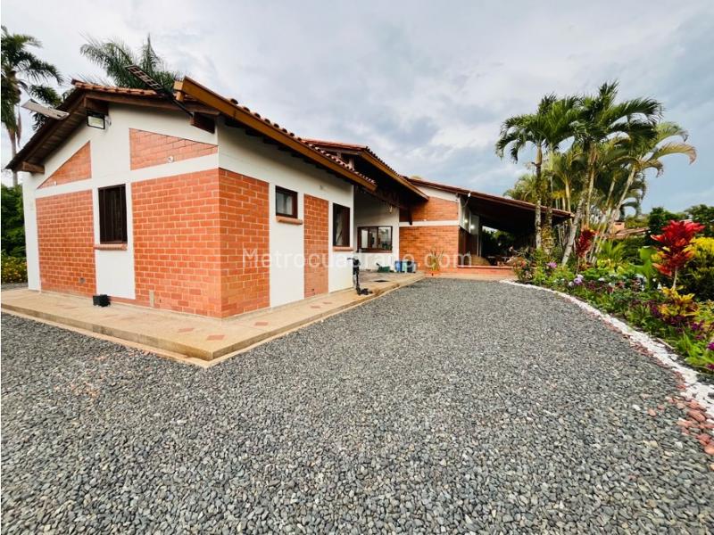 Casa – AMCO, Area Metropolitana Centro Occidente, Crucero de Combia - Más