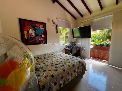 Casa de 3 alcobas en venta en Cerritos, Pereira, 240 m² · foto 18 de 20