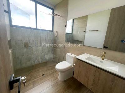 Casa de 4 alcobas en venta en Via Armenia, Pereira, 1800 m² · foto 9 de 18
