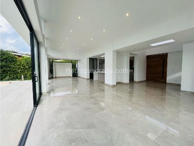 Casa de 4 alcobas en venta en El Tigre Cerritos, Pereira, 340 m² · foto 7 de 20