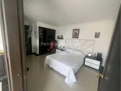 Apartamento de 3 alcobas en venta en Los Alpes, Pereira, 240 m² · foto 12 de 19