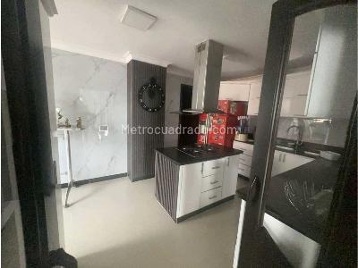 Apartamento de 3 alcobas en venta en Los Alpes, Pereira, 240 m² · foto 3 de 19