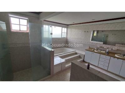 Casa de 5 alcobas en venta en Cerritos, Pereira, 600 m² · foto 19 de 20