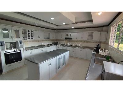 Casa de 5 alcobas en venta en Cerritos, Pereira, 600 m² · foto 2 de 20