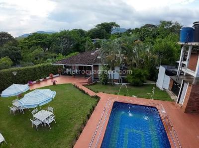 Casa de 5 alcobas en venta en La Buitrera, Cali, 836 m² · foto 2 de 20