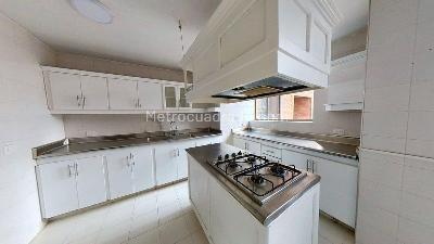 Apartamento de 3 alcobas en venta en El Ingenio, Cali, 205 m² · foto 3 de 18