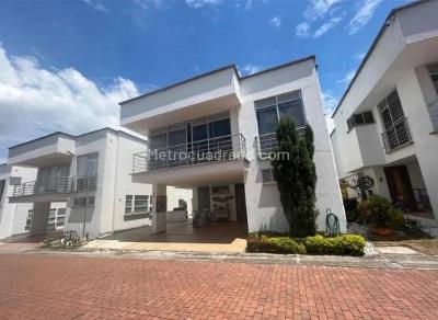 Casa de 4 alcobas en venta en Condominio Filadelfia, Ibagué, 234 m² · foto 13 de 13