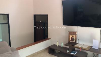 Casa de 4 alcobas en venta en Casa Campestre, Ibagué, 336 m² · foto 3 de 20
