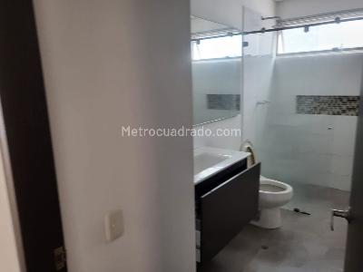 Apartamento de 3 alcobas en venta en Condominio La Carolina, Ibagué, 136 m² · foto 2 de 20