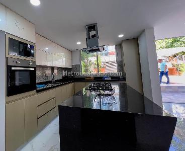 Casa de 5 alcobas en venta en Condominio Los Lagos, Ibagué, 295 m² · foto 3 de 20