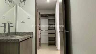 Apartamento de 3 alcobas en venta en La Florida Detras De Makro, Ibagué, 104 m² · foto 9 de 12