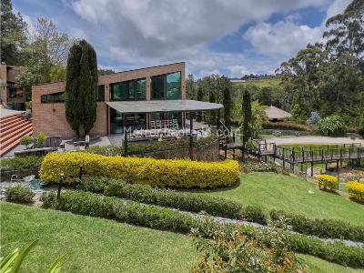 Casa de 3 alcobas en venta en El Poblado, Medellín, 385 m² · foto 10 de 20