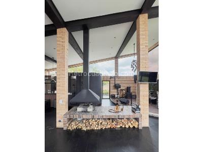 Casa de 3 alcobas en venta en El Poblado, Medellín, 385 m² · foto 11 de 20