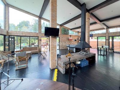 Casa de 3 alcobas en venta en El Poblado, Medellín, 385 m² · foto 13 de 20