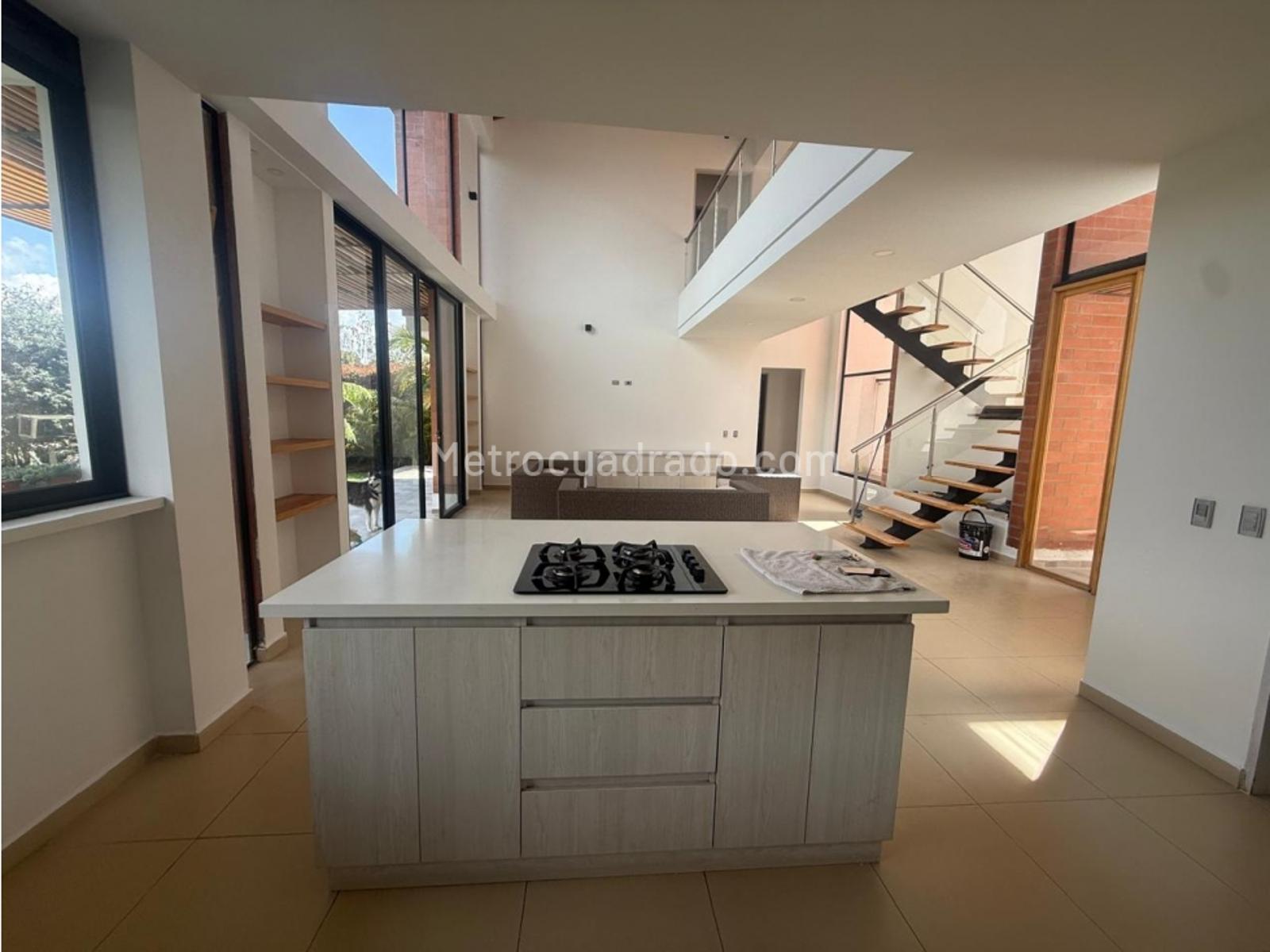 Casa de 3 habitaciones en venta en Poblado, Medellín — imagen 1 de 20