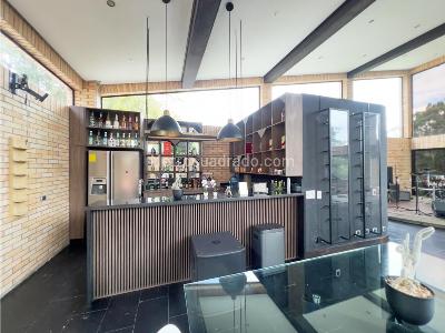 Casa de 3 alcobas en venta en El Poblado, Medellín, 385 m² · foto 4 de 20