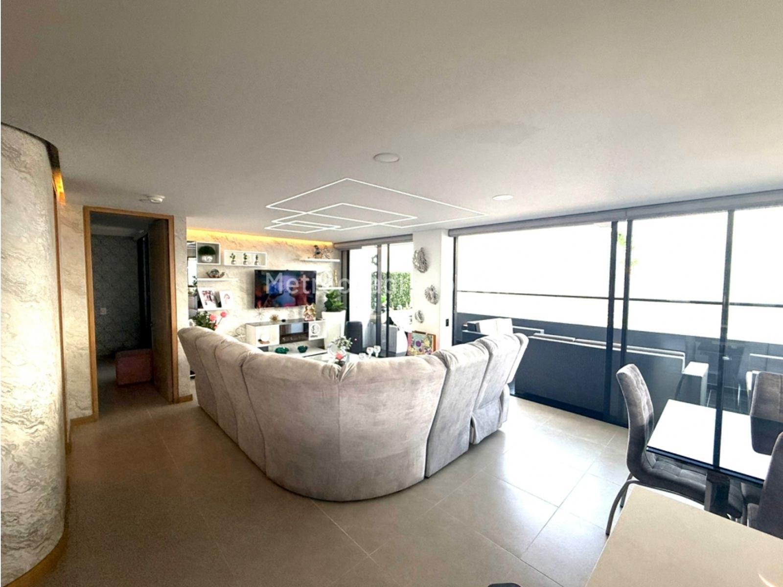 Apartamento de 3 habitaciones en venta en Poblado, Medellín — imagen 1 de 20