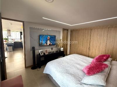Apartamento de 3 alcobas en venta en El Poblado, Medellín, 135 m² · foto 2 de 20