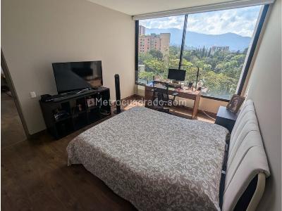 Apartaestudio en venta en El Poblado, Medellín, 62 m² · foto 14 de 20