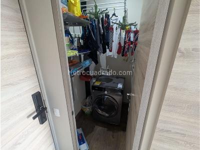 Apartaestudio en venta en El Poblado, Medellín, 62 m² · foto 19 de 20