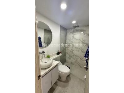 Apartamento de 2 alcobas en venta en Laureles, Medellín, 87 m² · foto 5 de 6