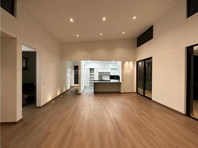 Casa de 3 alcobas en venta en El Retiro, Medellín, 375 m² · foto 2 de 7