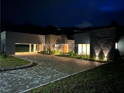 Casa de 3 alcobas en venta en El Retiro, Medellín, 375 m² · foto 6 de 7
