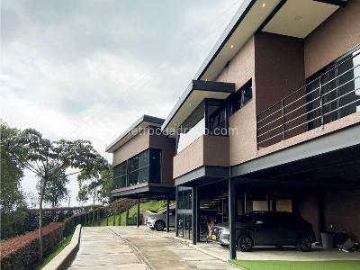 Casa de 3 alcobas en venta en Las Palmas, Medellín, 375 m² · foto 15 de 15