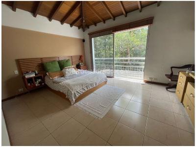 Casa de 4 alcobas en venta en San Lucas Medellin, Medellín, 271 m² · foto 11 de 17