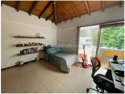 Casa de 4 alcobas en venta en San Lucas Medellin, Medellín, 271 m² · foto 15 de 17