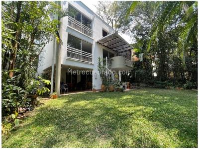 Casa de 4 alcobas en venta en San Lucas Medellin, Medellín, 271 m² · foto 2 de 17