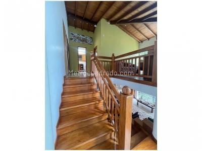 Casa de 4 alcobas en venta en San Lucas Medellin, Medellín, 271 m² · foto 3 de 17