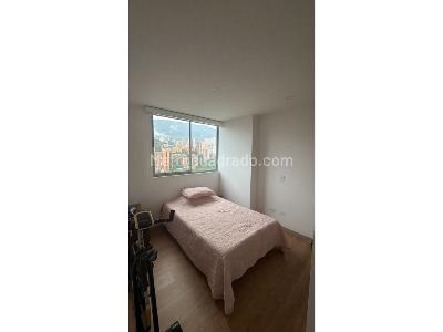 Apartamento de 3 alcobas en venta en El Poblado, Medellín, 121 m² · foto 6 de 9