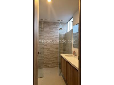 Apartamento de 3 alcobas en venta en El Poblado, Medellín, 121 m² · foto 8 de 9