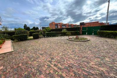 Casa de 4 alcobas en venta en Bojaca, Chía, 219 m² · foto 4 de 18