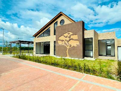 Casa de 3 alcobas en venta en Pradera Reservado, Cajicá, 148 m² · foto 2 de 9