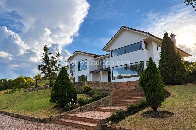 House for rent in Yerbabuena, Chía